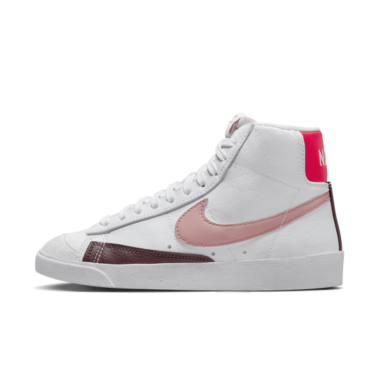 کفش ورزشی زنانه نایکی مدل Blazer Mid '77